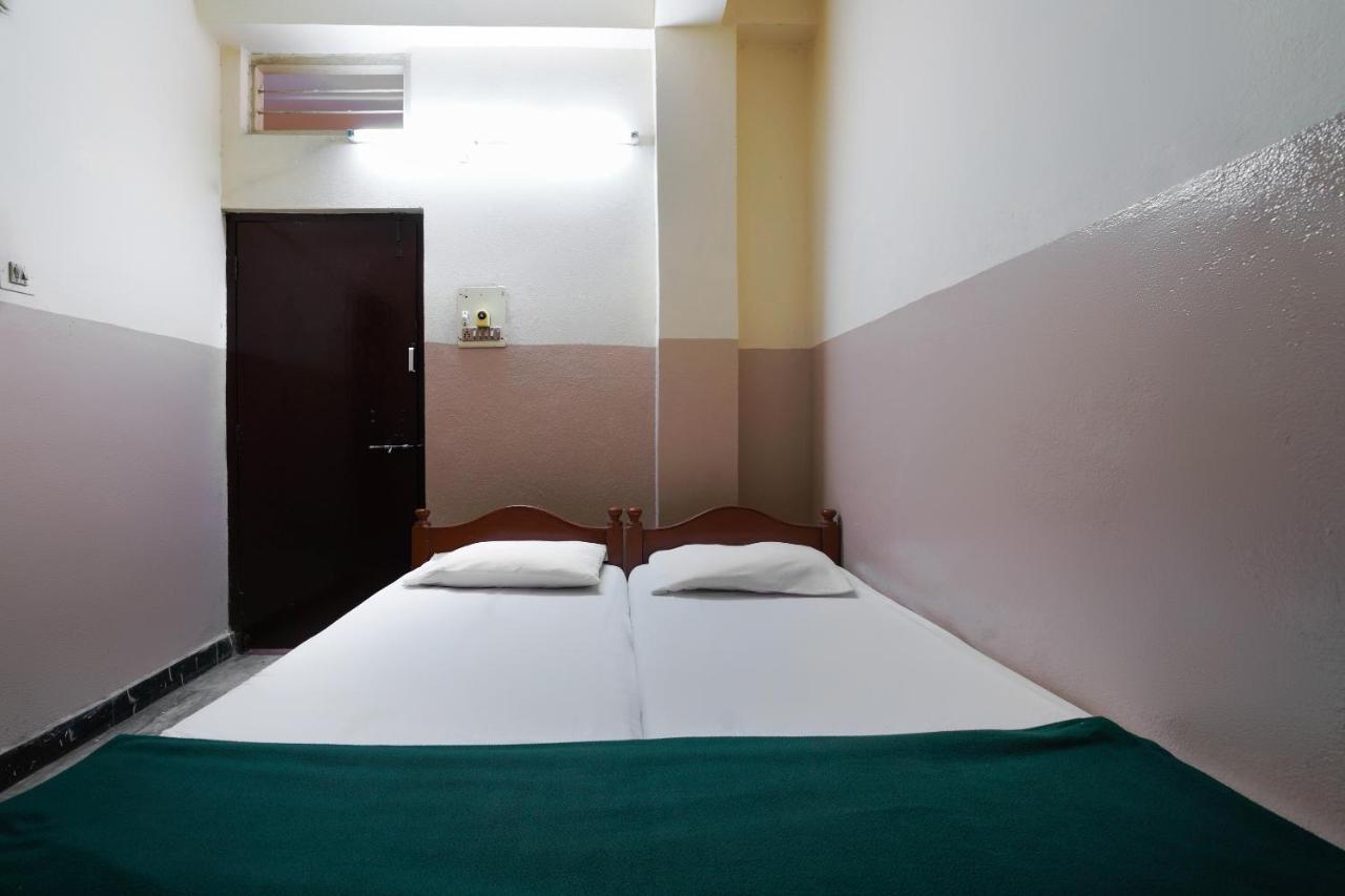 Spot On Sri Sai Lohith Lodge Near Snow World Secunderabad Luaran gambar