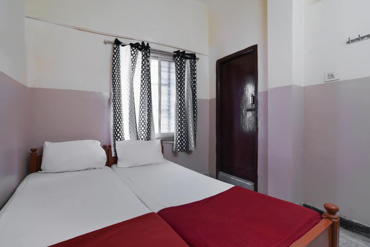 Spot On Sri Sai Lohith Lodge Near Snow World Secunderabad Luaran gambar