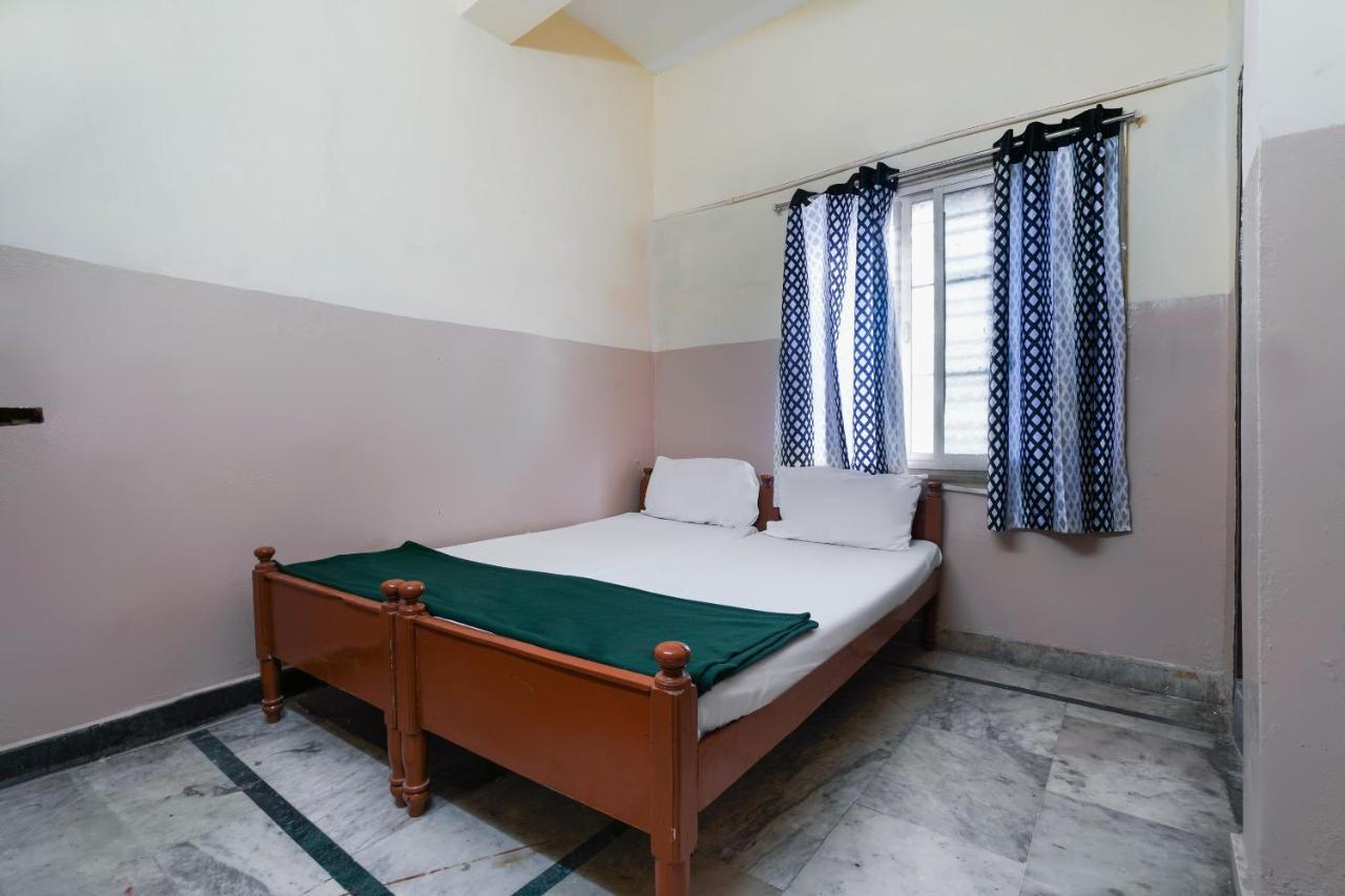 Spot On Sri Sai Lohith Lodge Near Snow World Secunderabad Luaran gambar